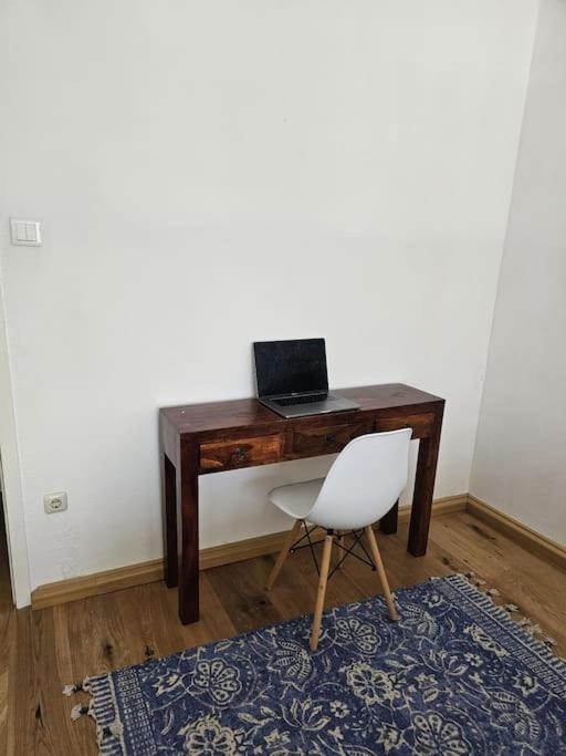 Bright, Comfy Flat, Location