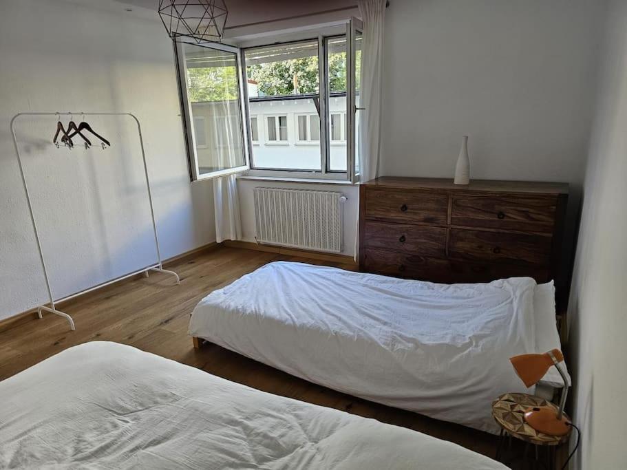 Bright, Comfy Flat, Location *