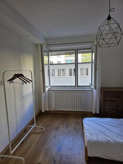 Bright, Comfy Flat, Location *