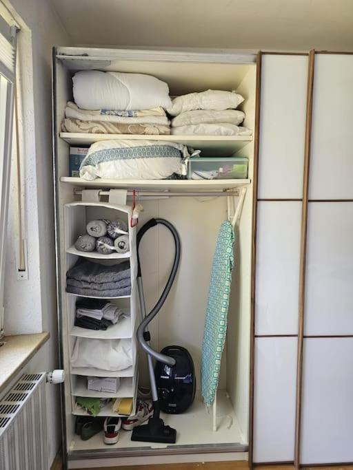 Bright, Comfy Flat, Location *