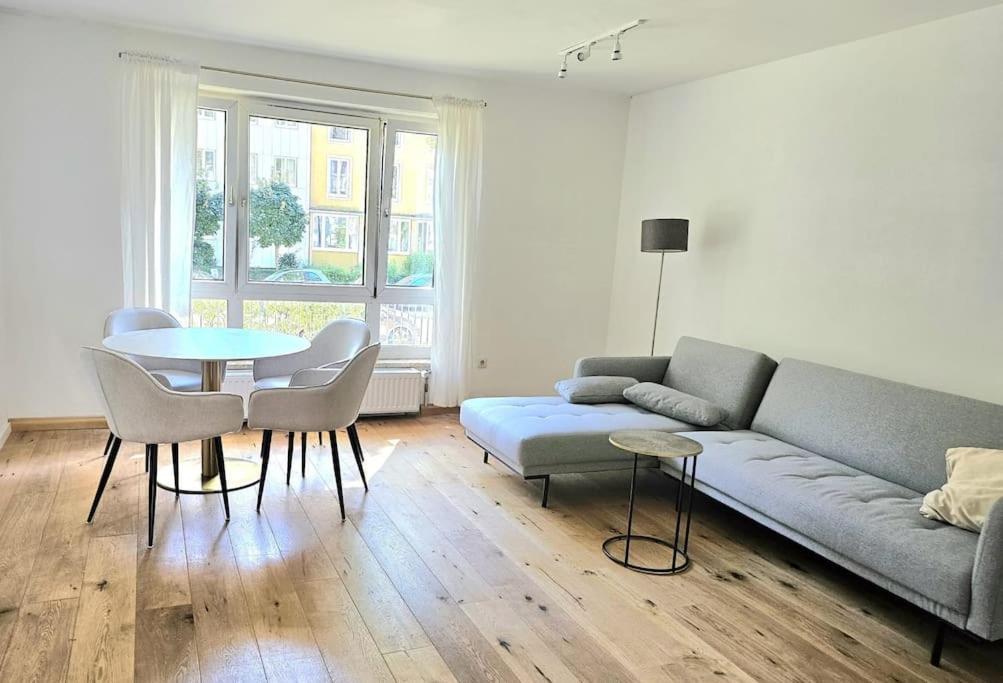 Appartamento Bright, Comfy Flat, Location